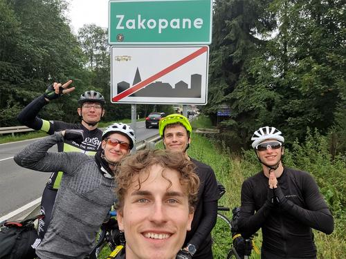 Group photo in front of the Zakopane sign